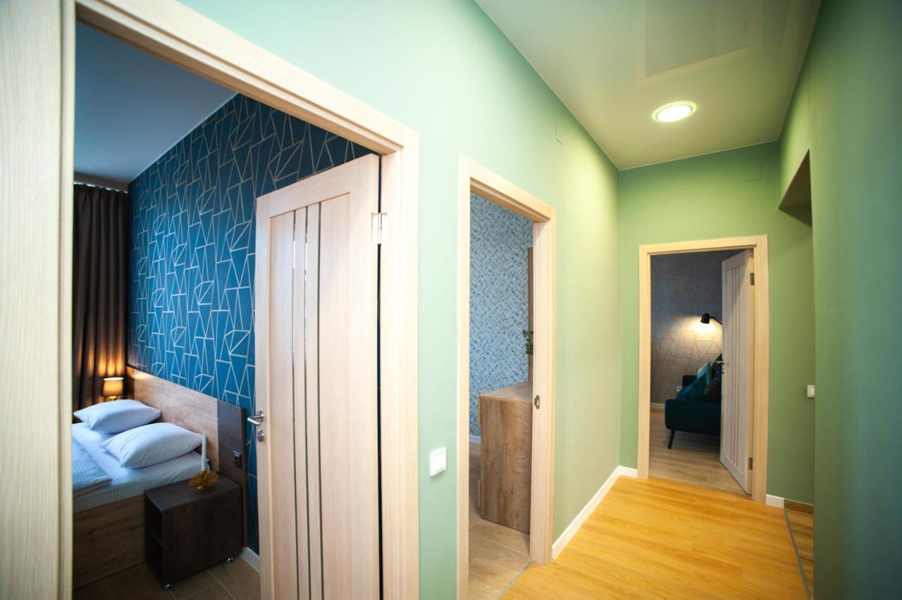 3 Bedroom, 2 Bathroom Apartment Near Forum 利沃夫 外观 照片