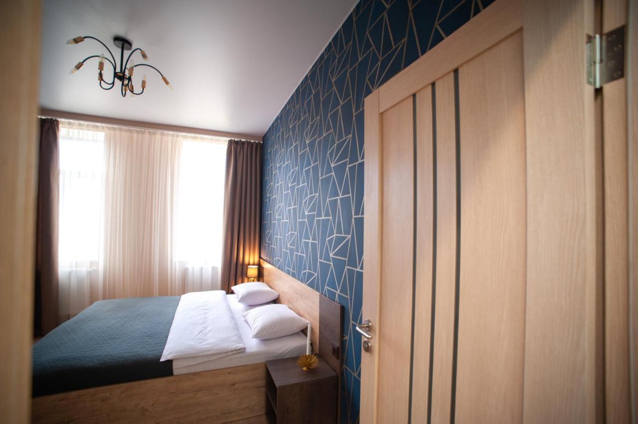 3 Bedroom, 2 Bathroom Apartment Near Forum 利沃夫 外观 照片